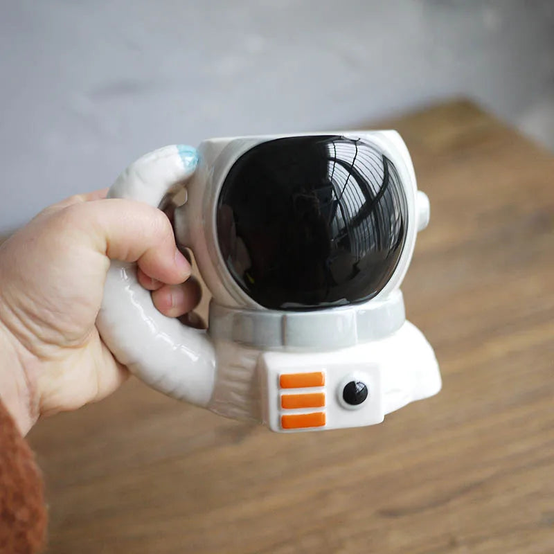 300ML(10oz) Creative moon walk astronaut Ceramics Mugs coffee mug Milk Tea office Cups Drinkware the Best birthday Gift