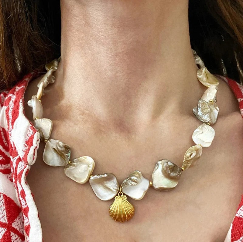 2023 Trend Elegant Jewelry Wedding Big Pearl Necklace For Women Fashion Imitation Pearl Green Rose Color Stone Choker Necklace