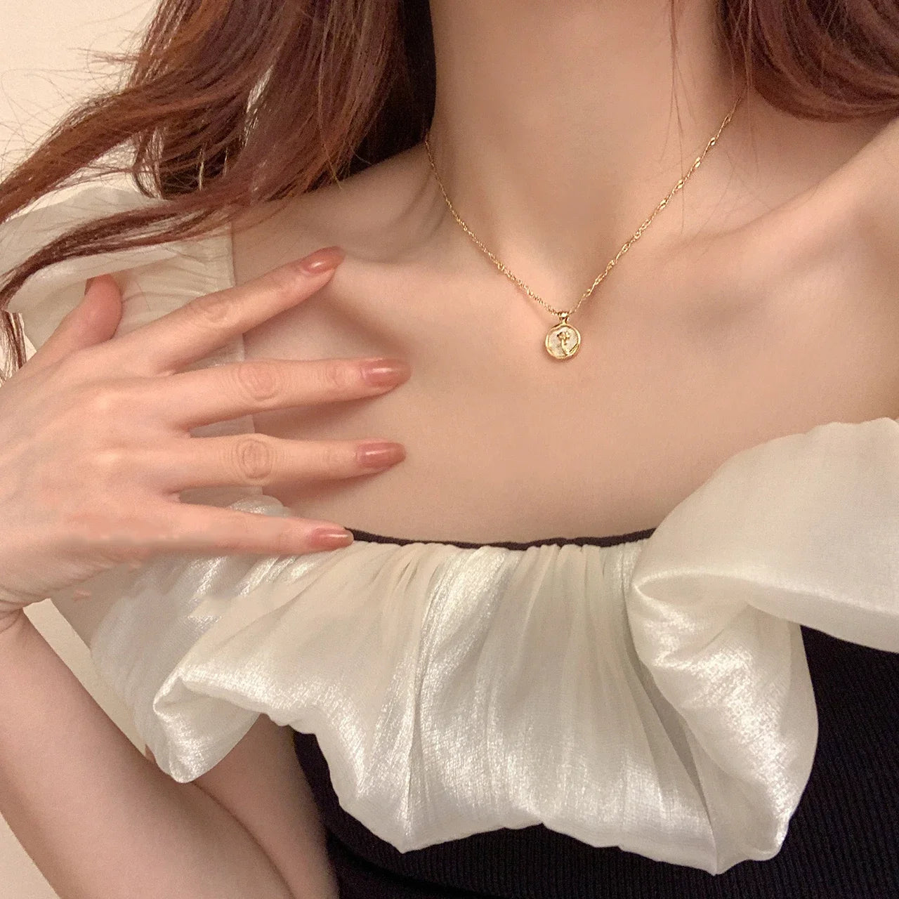 2024 New Irregular Round Shell Metal Rose Pendant Stainless Steel Necklace For Women's Sexy Neck Chain Party Luxury Jewelry