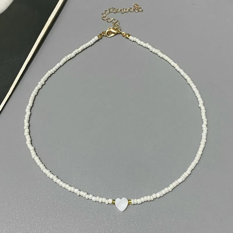 New Fashion Choker Necklace for Girl Women White Color Nature Shell Love Heart Fashion Short Necklace Gift for Friend Spring