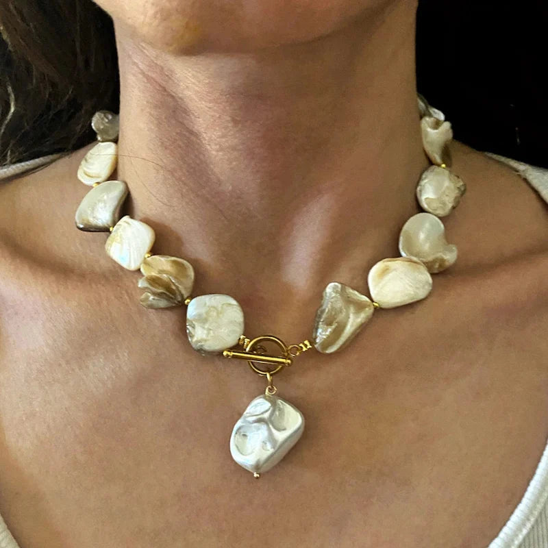 2023 Trend Elegant Jewelry Wedding Big Pearl Necklace For Women Fashion Imitation Pearl Green Rose Color Stone Choker Necklace