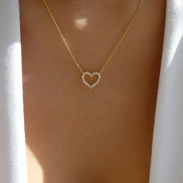 Classic Gothic Tattoo Red Velvet Choker Necklace Red Heart Pendant Necklaces For Women Fashion Jewelry Valentine's Gift N0352