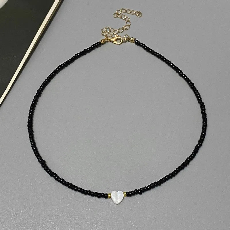 New Fashion Choker Necklace for Girl Women White Color Nature Shell Love Heart Fashion Short Necklace Gift for Friend Spring