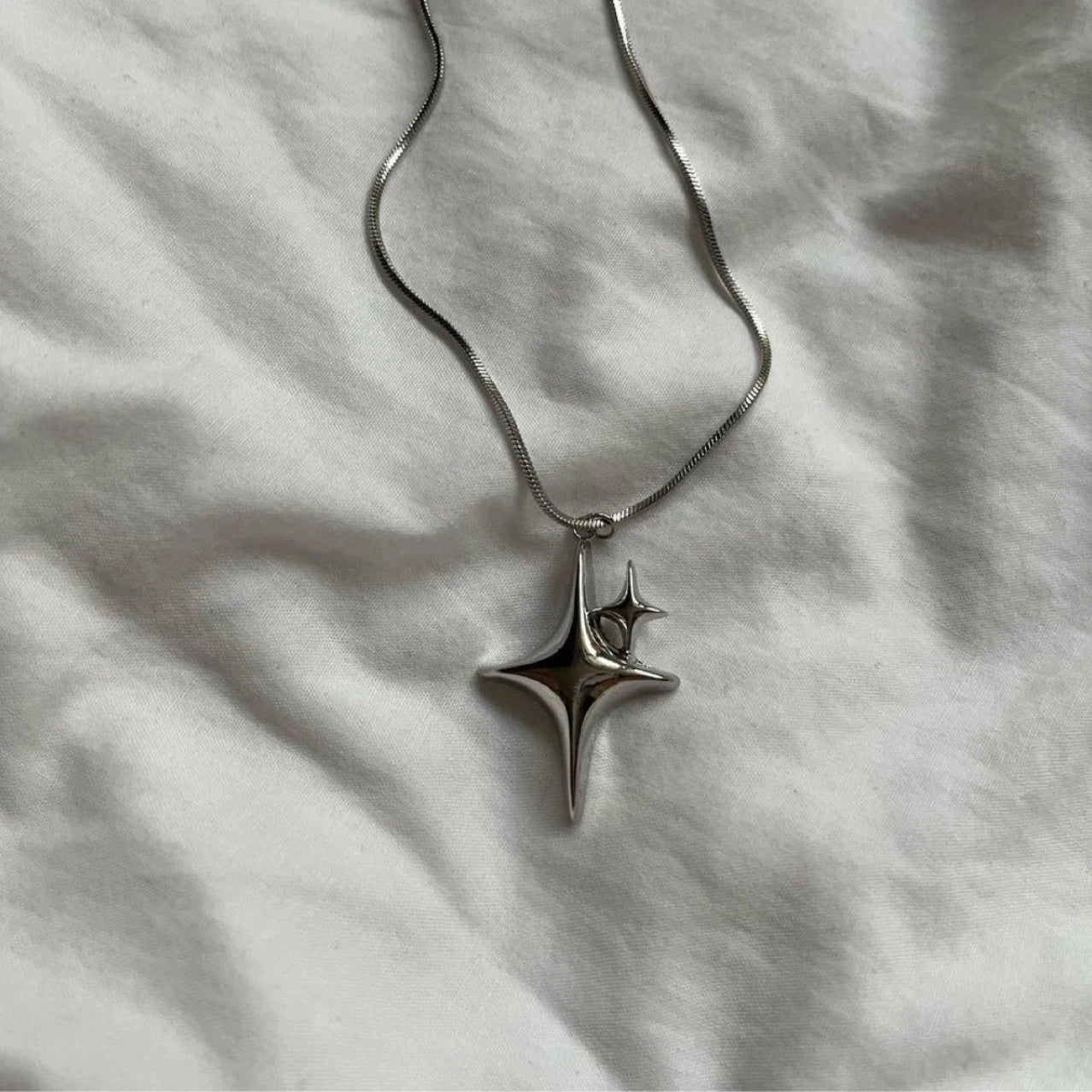 Korean Fashion Sweet Cool Flower Star Butterfly Pendant Necklaces for Women Vintage Elegant Snake Chains Necklace Y2K Jewelry
