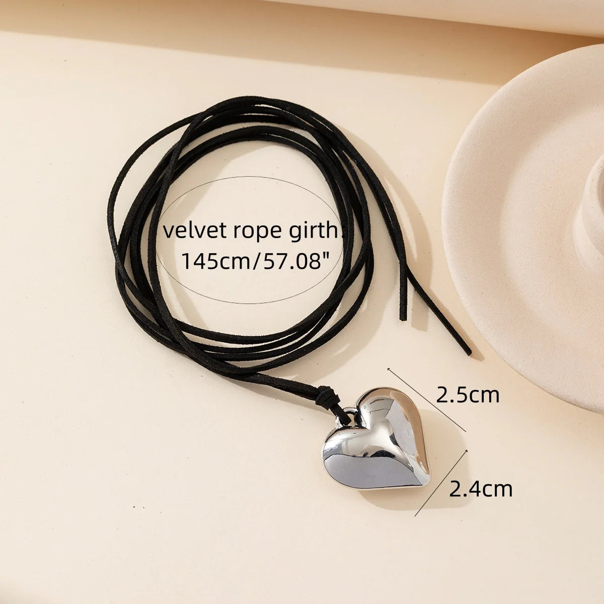 New Goth Black Velvet Big Heart Pendant Choker Necklace for Women Elegant Weave Knotted Bowknot Adjustable Chain Jewelry