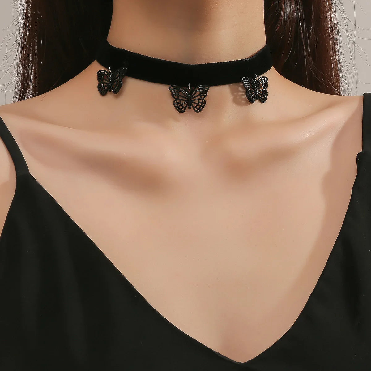 Simple Vintage Velvet Pearl Choker Short Black Clavicle Collar Necklace Gothic Chokers Necklaces for women