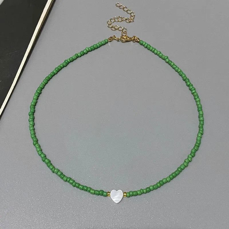 New Fashion Choker Necklace for Girl Women White Color Nature Shell Love Heart Fashion Short Necklace Gift for Friend Spring