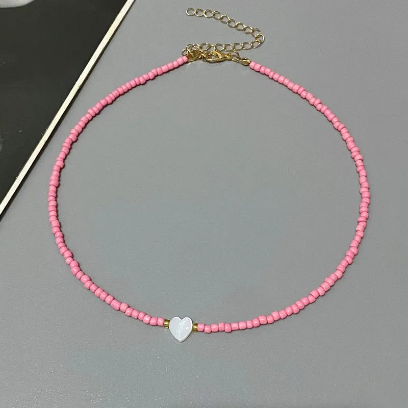 New Fashion Choker Necklace for Girl Women White Color Nature Shell Love Heart Fashion Short Necklace Gift for Friend Spring