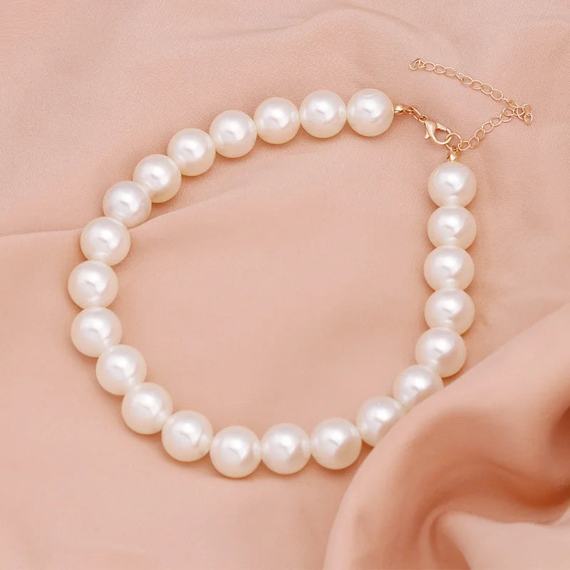 Elegant White Necklace