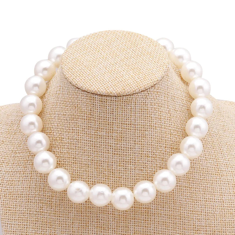 Elegant White Necklace