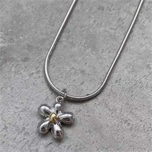 Korean Fashion Sweet Cool Flower Star Butterfly Pendant Necklaces for Women Vintage Elegant Snake Chains Necklace Y2K Jewelry