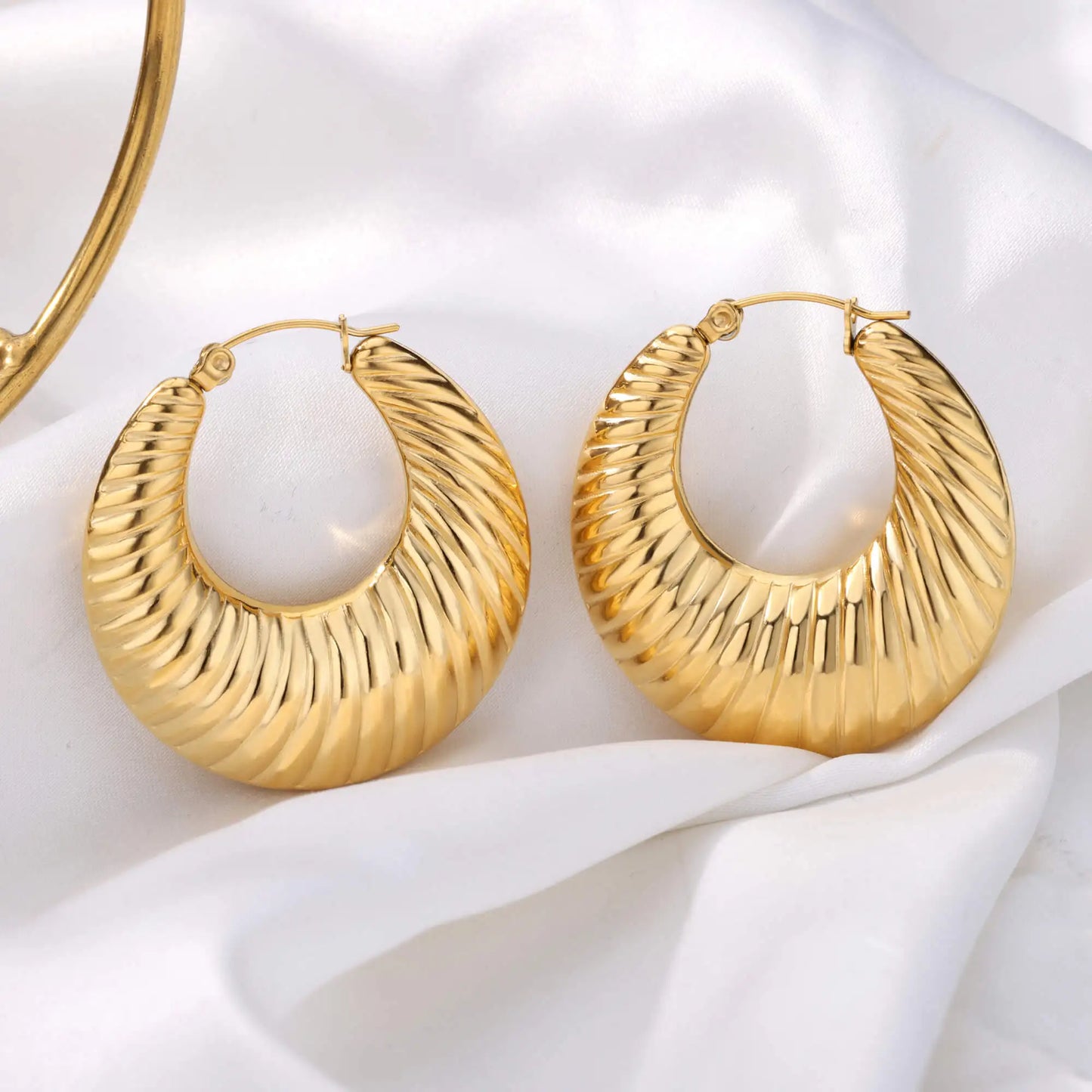 Trendy Round Earrings