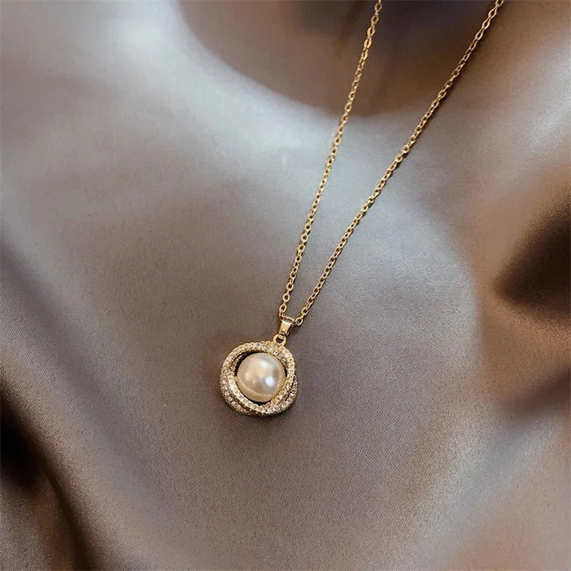 Pearl Pendant Necklace